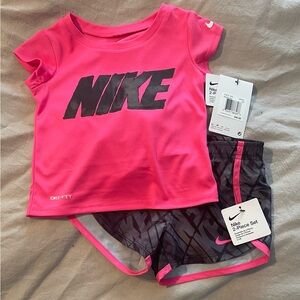 Size 2T toddler Nike set.